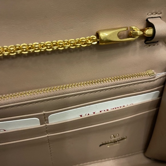 NEW‼️ Valentino Garavani - Picture 10 of 17